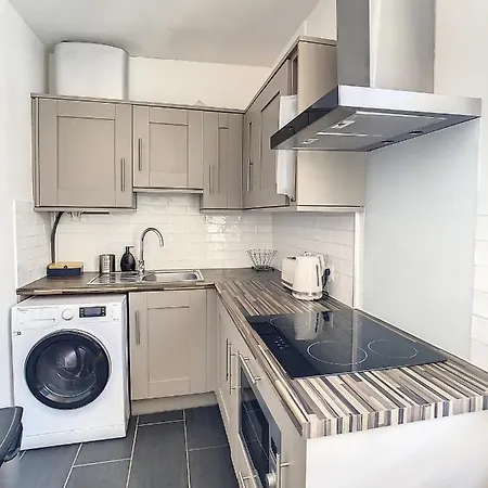 Studio Juan Les Pins, Plages, Gare, Centre Ville 2pers Wifi Antibes