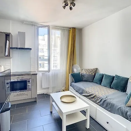 Apartment Studio Juan Les Pins, Plages, Gare, Centre Ville 2pers Wifi Antibes
